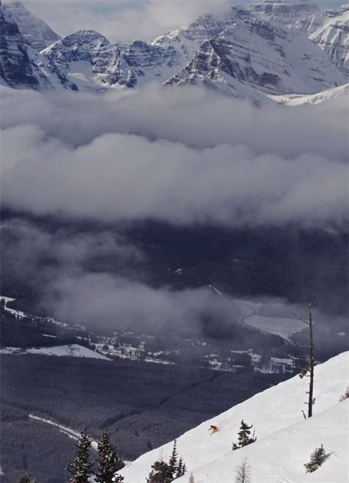 A ski safari through four Rocky Mountain resorts/ Ski Canada Magazine